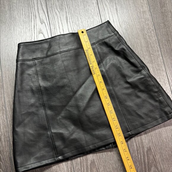 Smart Set Black Leather Mini Skirt Front Buckle Snap Buttons 28" 5 - Picture 6 of 7